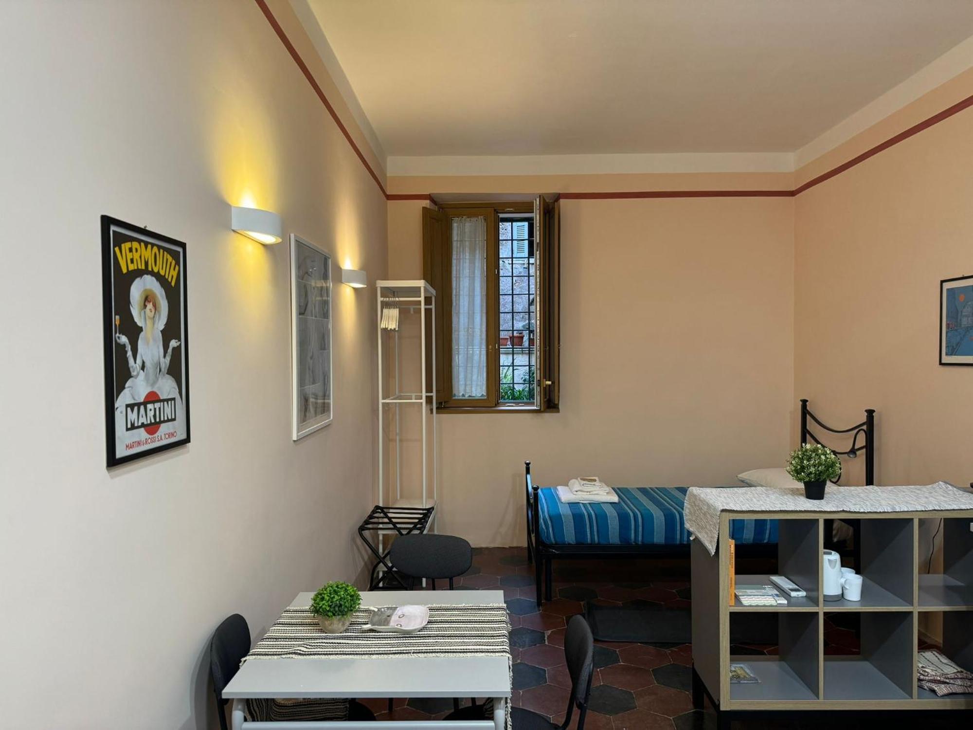 Le Due Torri In Rione Monti * Roma