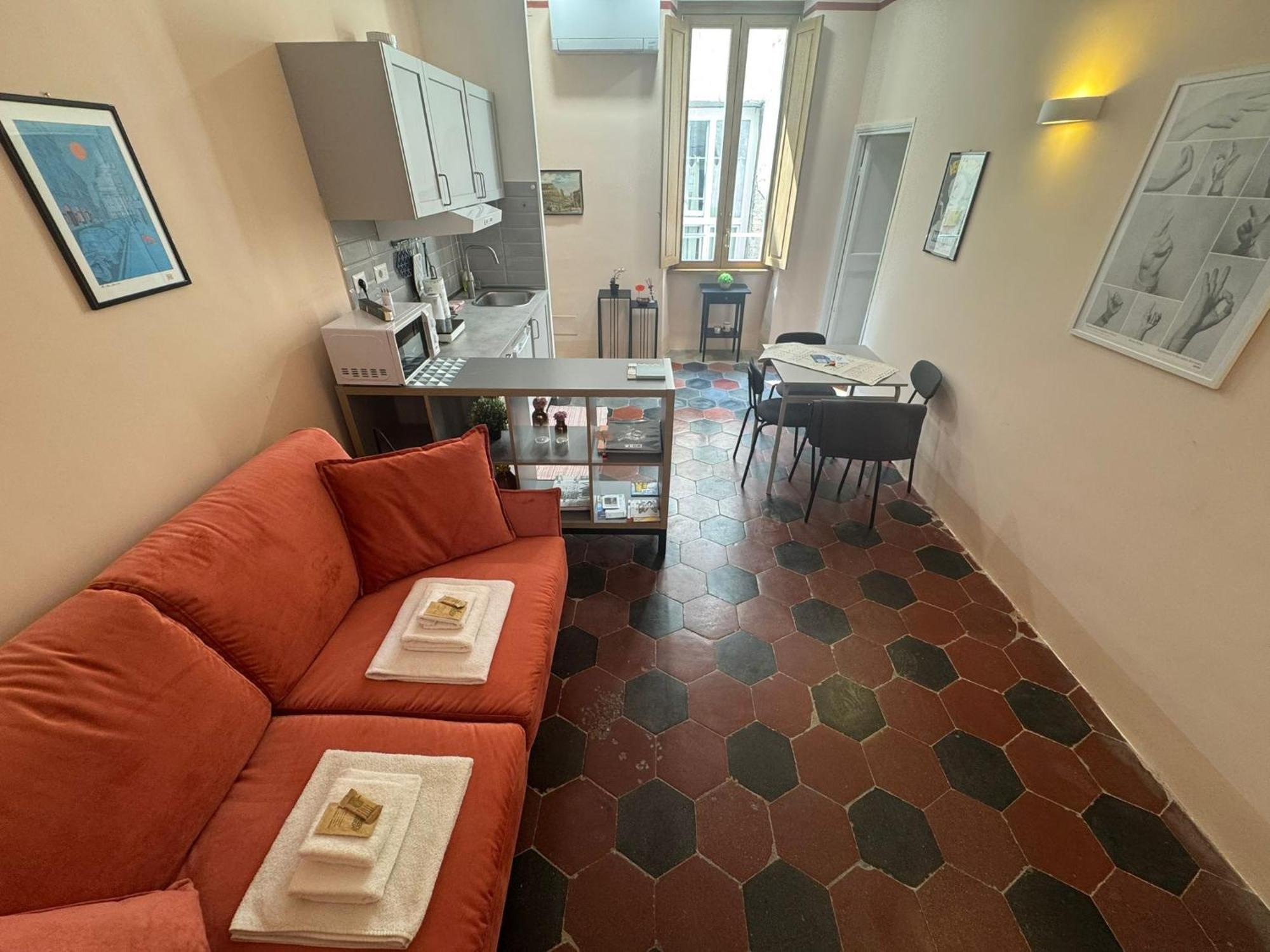 Le Due Torri In Rione Monti Roma